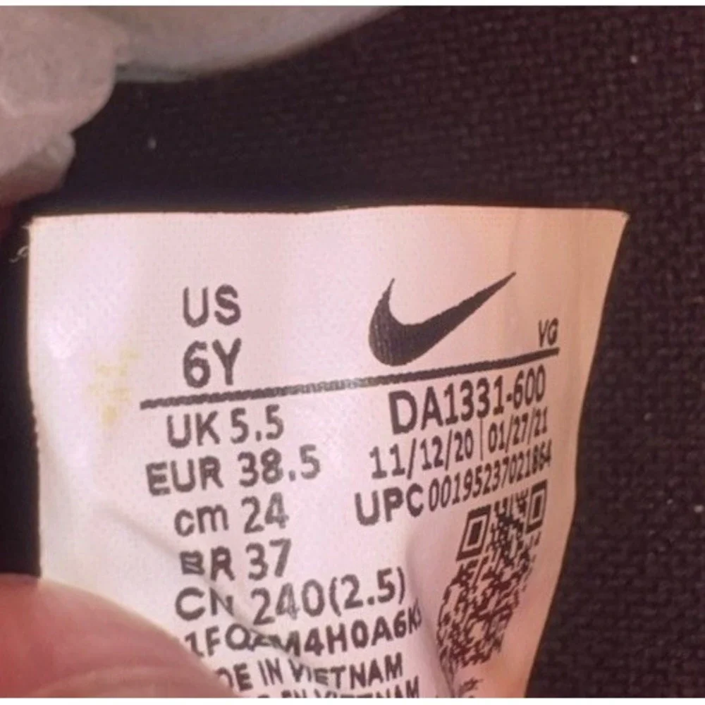NIKE Tiempo Girl's Size 6.0‎ Youth Pink Black Soccer Cleats Shoes 6.0Y